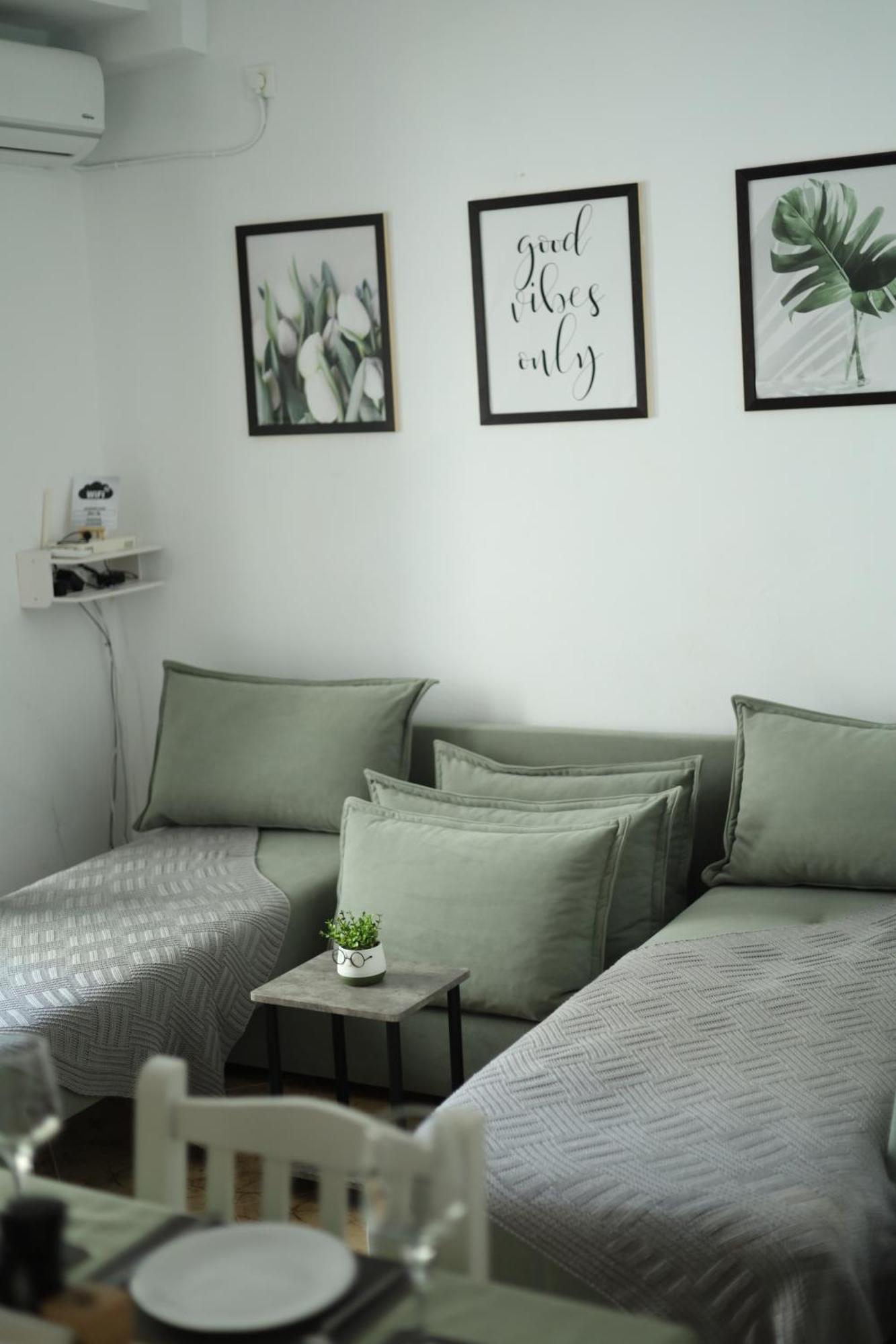 Happy Apartment Sarandë エクステリア 写真